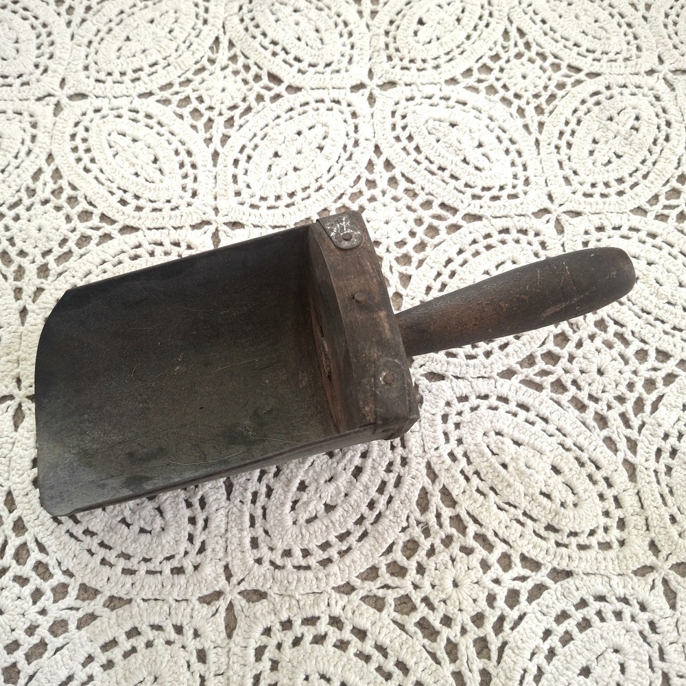 Antique Grain Feed Scoop Wood Handle and Metal -‎ Rustic Farmhouse
